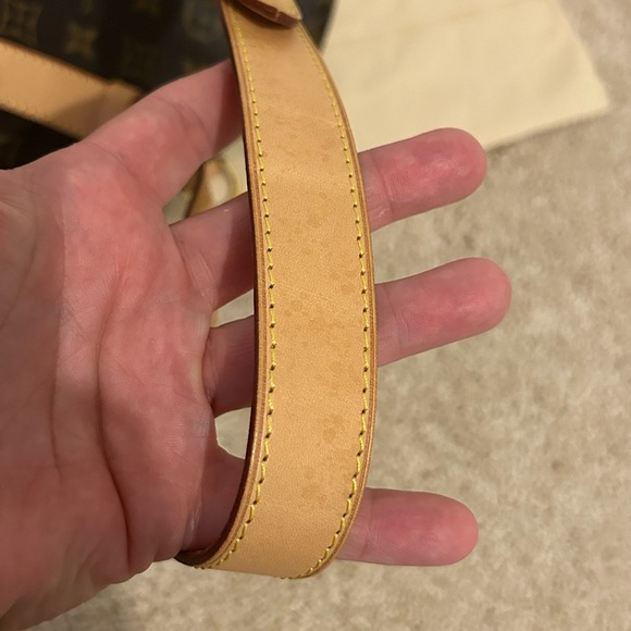 Louis Vuitton My World Tour Bumbag - Picture 7 of 16